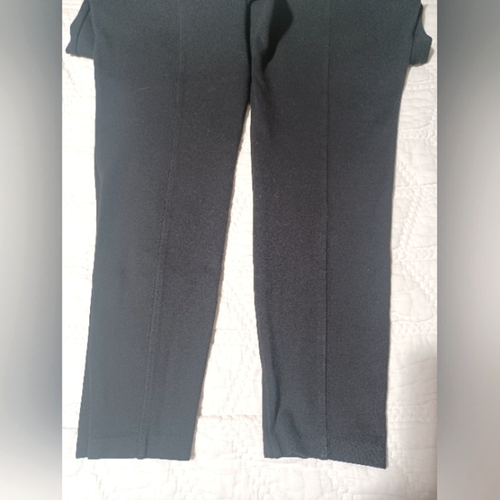 Old Navy Women's Black Skinny Pants - Picture 4 of 5